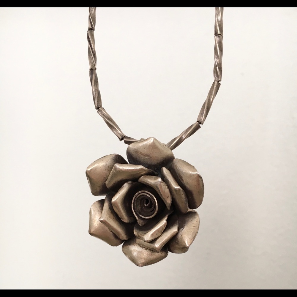 Metal Rose Necklace